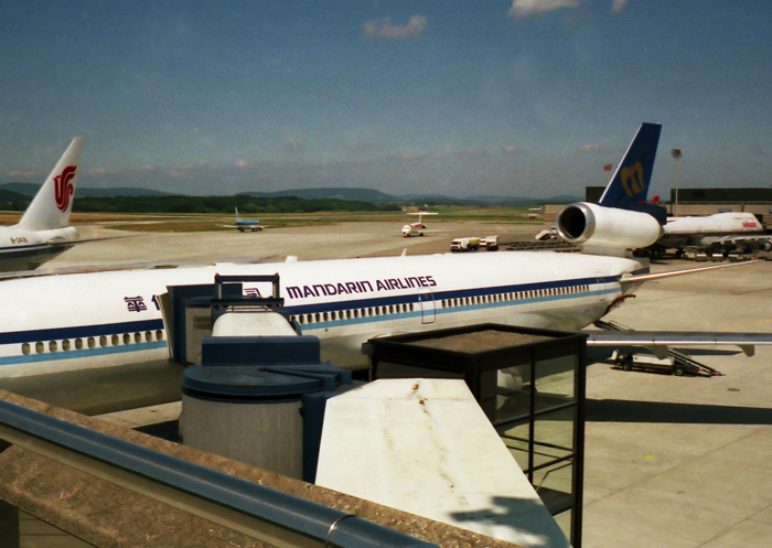 Mandarin Airlines MD11